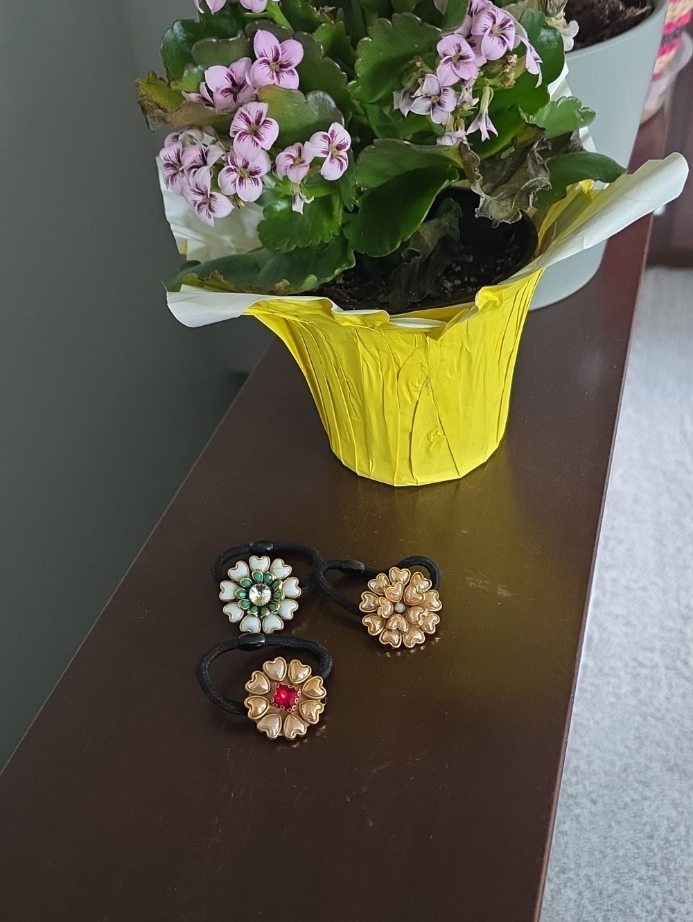 Heart Shaped Elastic Hair Ties - Gold & Multicolor Accents